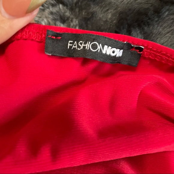 💥Fashion Nova Tokoyo Deep Halter Neck Red Bodysuit💥 - Picture 6 of 7